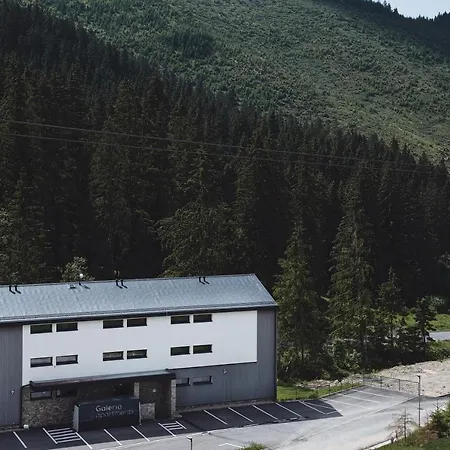 アパート Palenica & Ostredok - Galeria Jasna Lucky デマノブスカ・ドリーナ